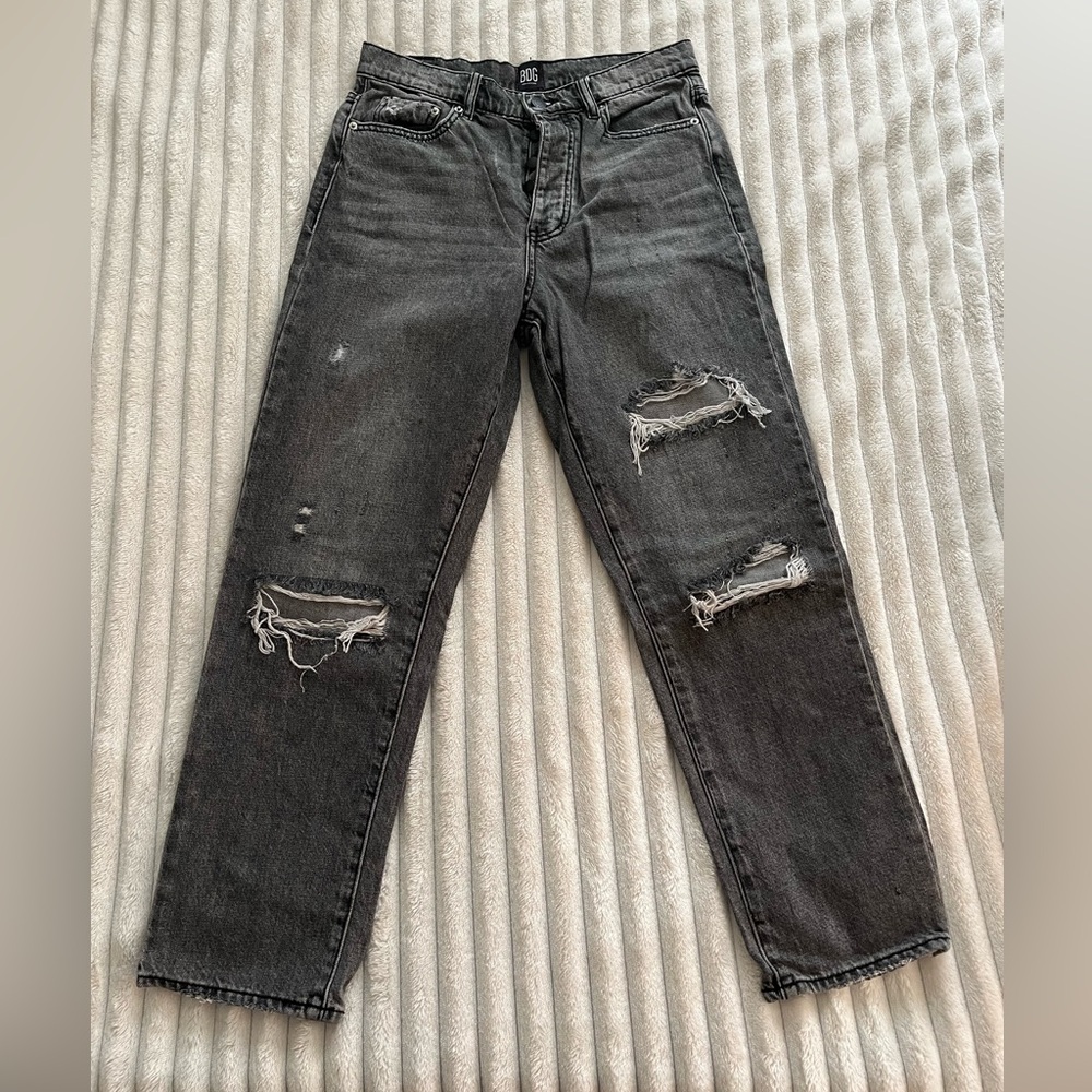 BDG Distressed Slim Straight High Rise Jeans • Size 28